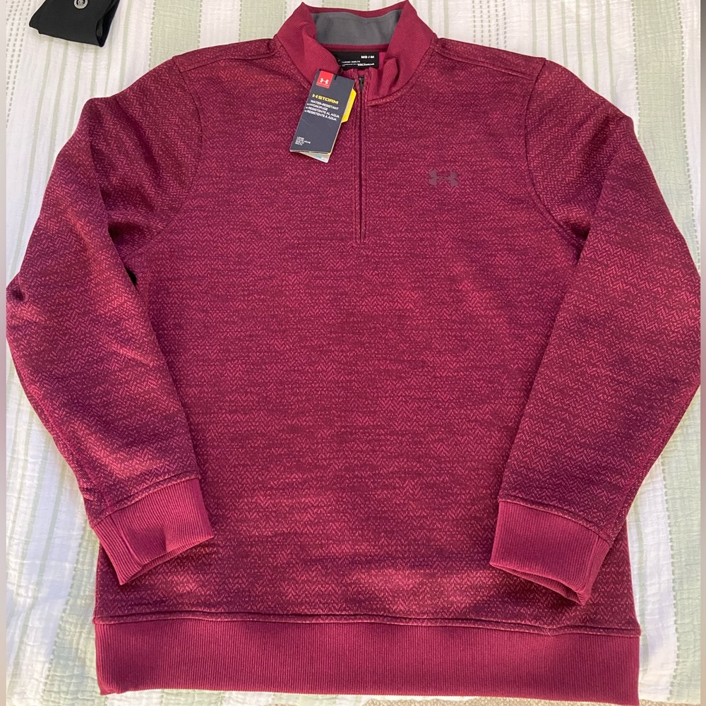 Under Armour 1/4 Zip Pullover Sweater Medium in Raspberry Color-Storm/ Coldgear